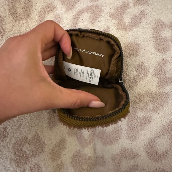 Lululemon Nano Clip-On Fleece Backpack Burnt Caramel - Picture 7 of 7